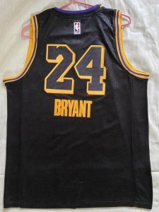 Kobe Bryant - Los Angeles Lakers #24 Black Mamba