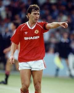 MANCHESTER UNITED 88/89 - image 5