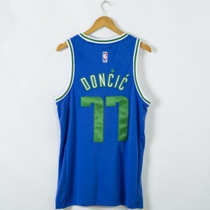 Luka Dončić - Dallas Mavericks *blue