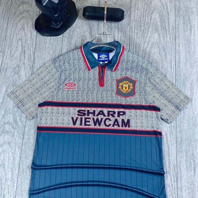 Vintage Manchester United Kit - JerseyAve - Marketplace