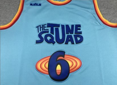 Tune squad Lebron Jame