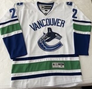 #22 Sedin Vancouver Canucks Jersey - image 3