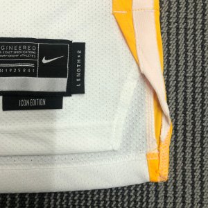 Stephen Curry - Golden State Warriors *2021-2022 jersey* - image 13