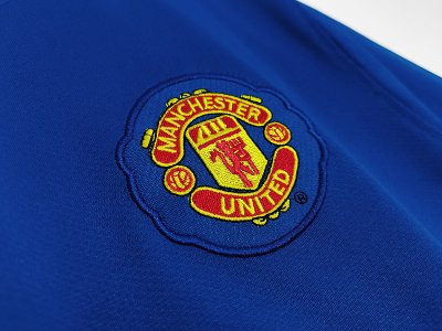 2008/09 season Manchester United two away retro - image 3