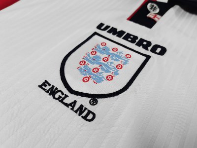 Kids: England home 1998 season - image 5