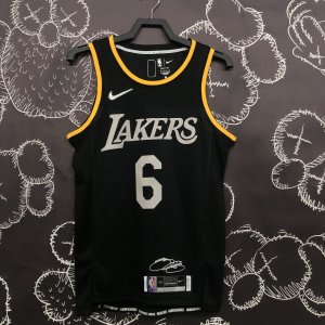 Lebron James - Los Angeles Lakers *Honor Edition* - image 3