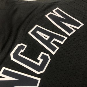 Tim Duncan - San Antonio Spurs *Classic Edition* - image 15