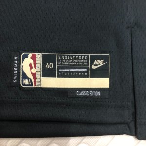 Tim Duncan - San Antonio Spurs *Classic Edition* - image 9