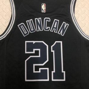 Tim Duncan - San Antonio Spurs *Classic Edition* - image 7