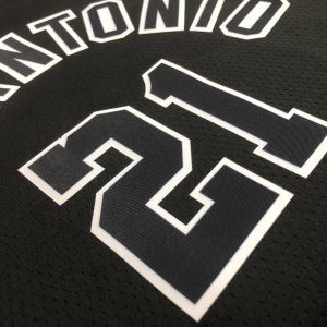 Tim Duncan - San Antonio Spurs *Classic Edition* - image 6
