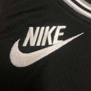 Tim Duncan - San Antonio Spurs *Classic Edition* - image 3