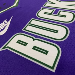 Giánnis Antetokoúnmpo - Milwaukee Bucks *Classic Edition* - image 15