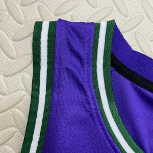 Giánnis Antetokoúnmpo - Milwaukee Bucks *Classic Edition* - image 13