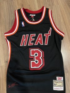 Dwayne Wade Miami Heat #3 retirement legacy jersey