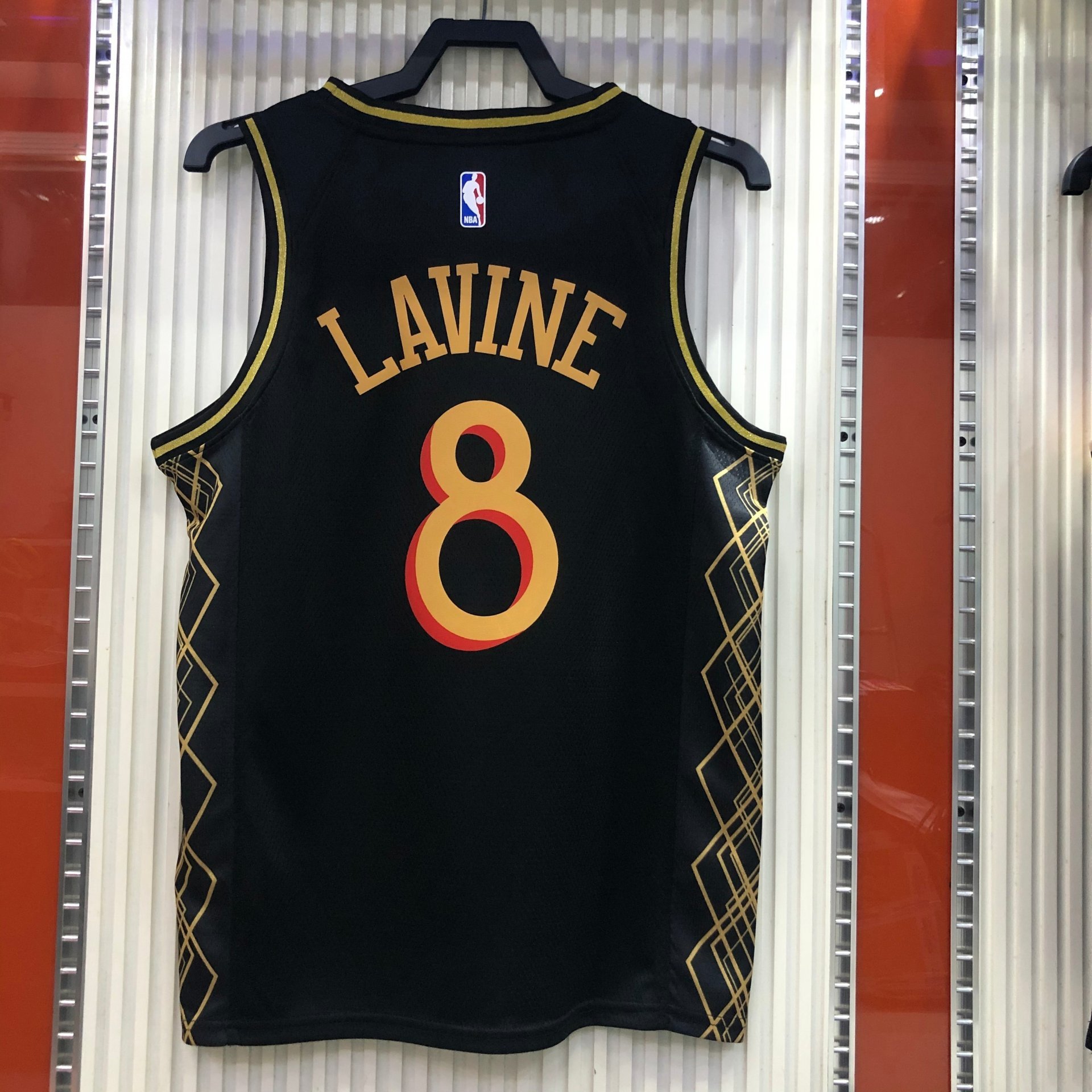 Nike Basketball NBA Chicago Bulls Zach LaVine Swingman unisex jersey in  black