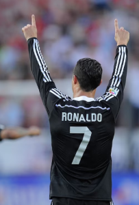 K*i様 Real Madrid Ronaldo 7 黒ジャージ K*i様 Real Madrid Ronaldo 7 黒ジャージ - メルカリ
