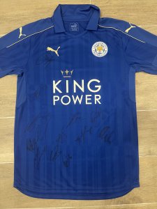 Exklusives Leicester City Trikot 2016/2017 mit Original-Unterschriften - image 3