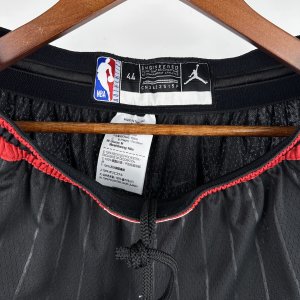 Chicago Bulls - *Black* Striped Short - image 4