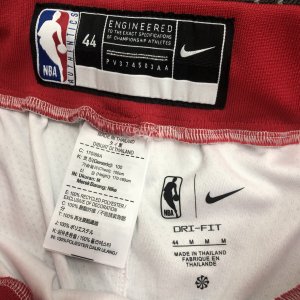 Chicago Bulls - Short *White* - image 7