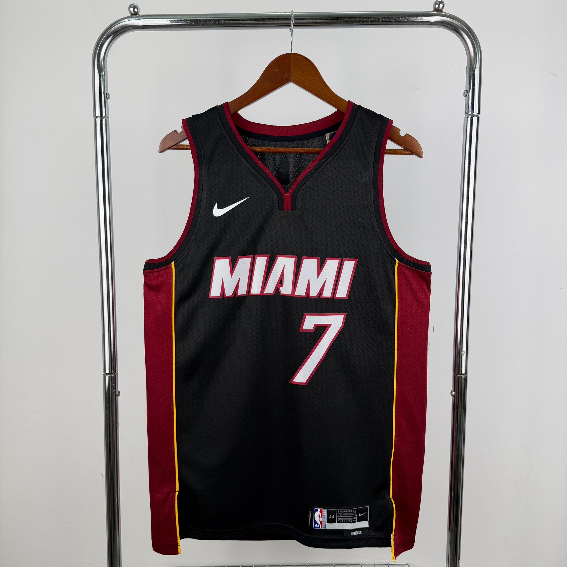 Giánnis Antetokoúnmpo - Miami Heat *Classic* Black #7