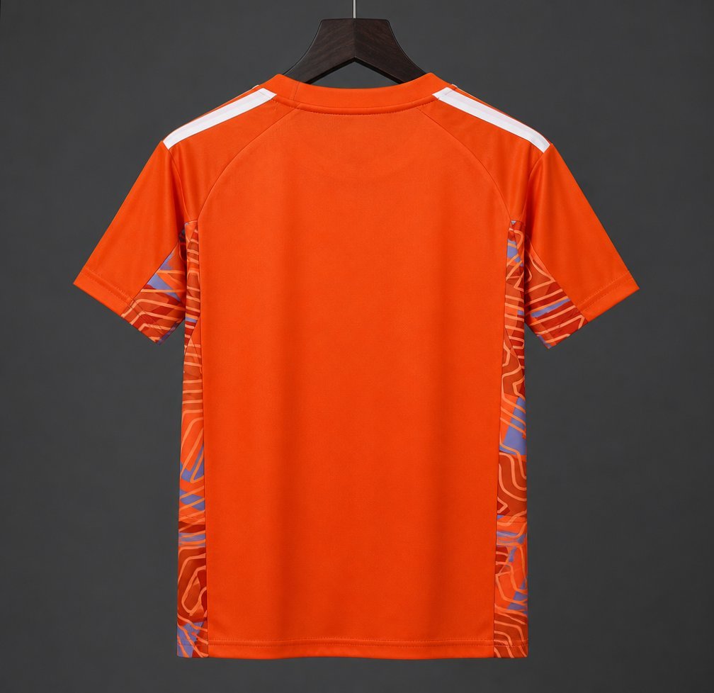 Juventus - 26-27 Juventus Orange with Abstract Maze Pattern Goalkeeper Jersey Set