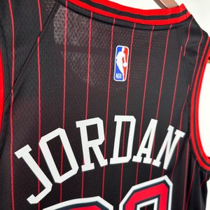 Chicago Bulls Jumpman Limited Edition - Michael Jordan #23 - image 7