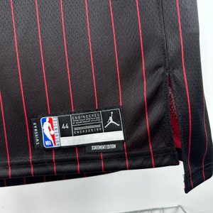 Chicago Bulls Jumpman Limited Edition - Michael Jordan #45 - image 10