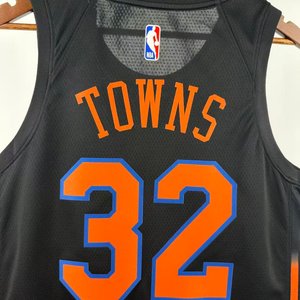 New York Knicks Limited Edition - Karl - Anthony Towns #32 - image 9