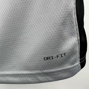 San Antonio Spurs Limited Edition Grey - De'Aaron Fox #4 - image 8