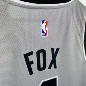 San Antonio Spurs Limited Edition Grey - De'Aaron Fox #4 - image 9