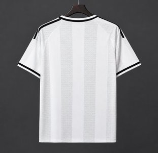 Bundesliga - 26-27 Eintracht Frankurt Away Jersey - image 2