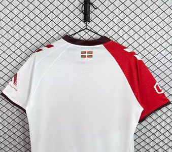 La Liga - 26-27 SD Eibar Red & White Diagonal Split Home Jersey - image 4