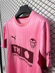 La Liga - 26-27 Valencia Third Pink Jersey - image 4