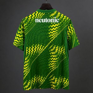 Premier League - 26-27 Portsmouth FC Goalkeeper Green with Yellow Zigzag Wave Pattern Jersey - image 2