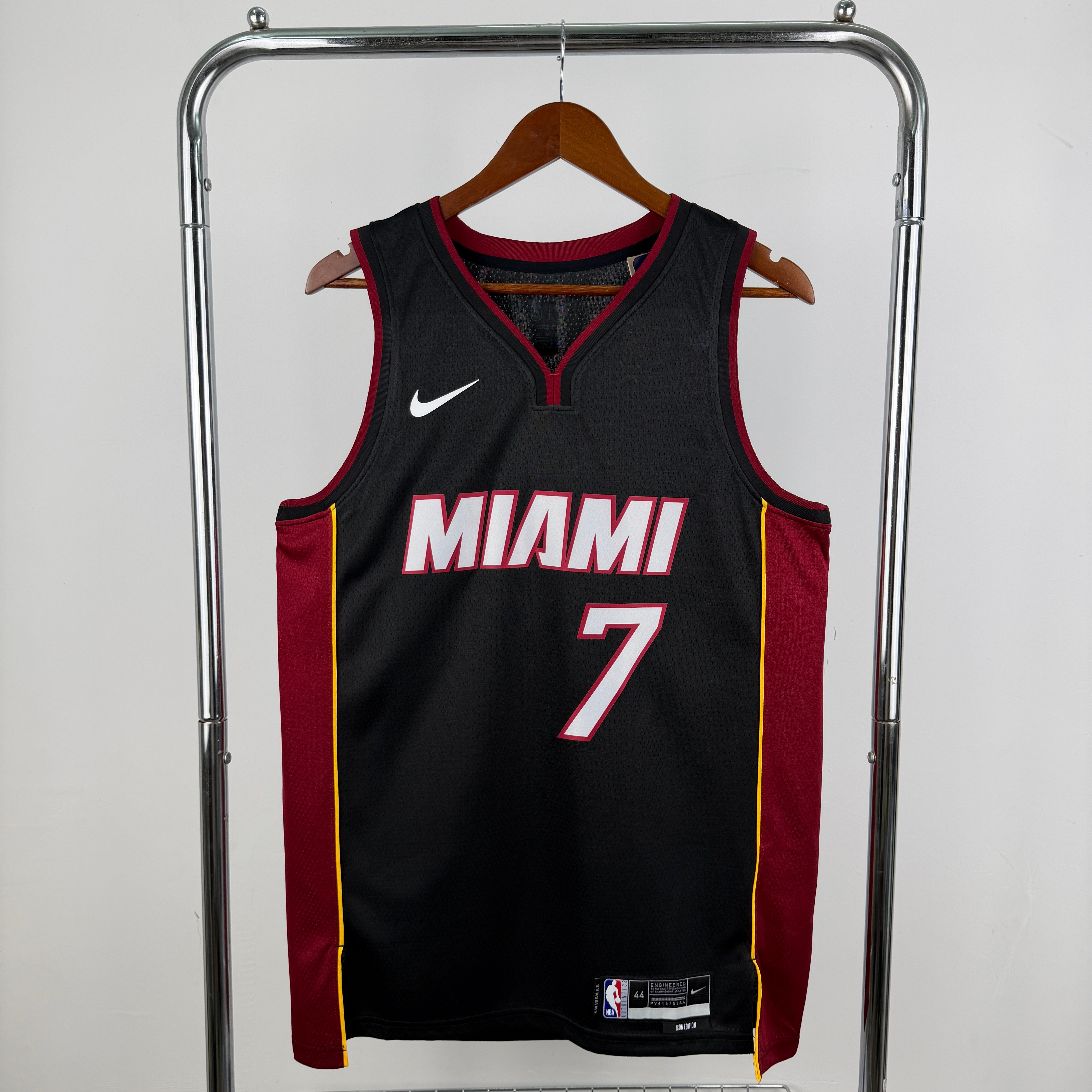 Giánnis Antetokoúnmpo - Miami Heat *Classic* Black #7