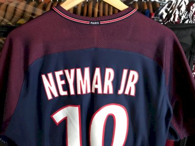 Maillot de Neymar numéro 10 au PSG - image 3