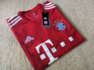 Bayern Munich rouge - image 4