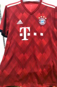 Bayern Munich rouge - image 5