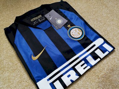 Inter Milan - Blue and black stripes jersey - image 4