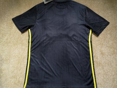 Juventus - Black and Yellow jersey - image 5