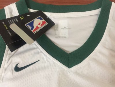 Giannis Antetokounmpo - Milwaukee Bucks - image 3