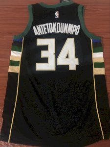 Giannis Antetokounmpo - Milwaukee Bucks black