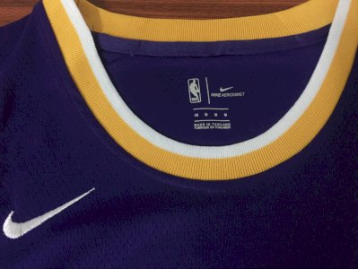 Kobe Bryant - Los Angeles Lakers purple - image 3