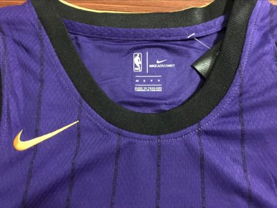 Kobe Bryant - Los Angeles Lakers City Edition  - image 3
